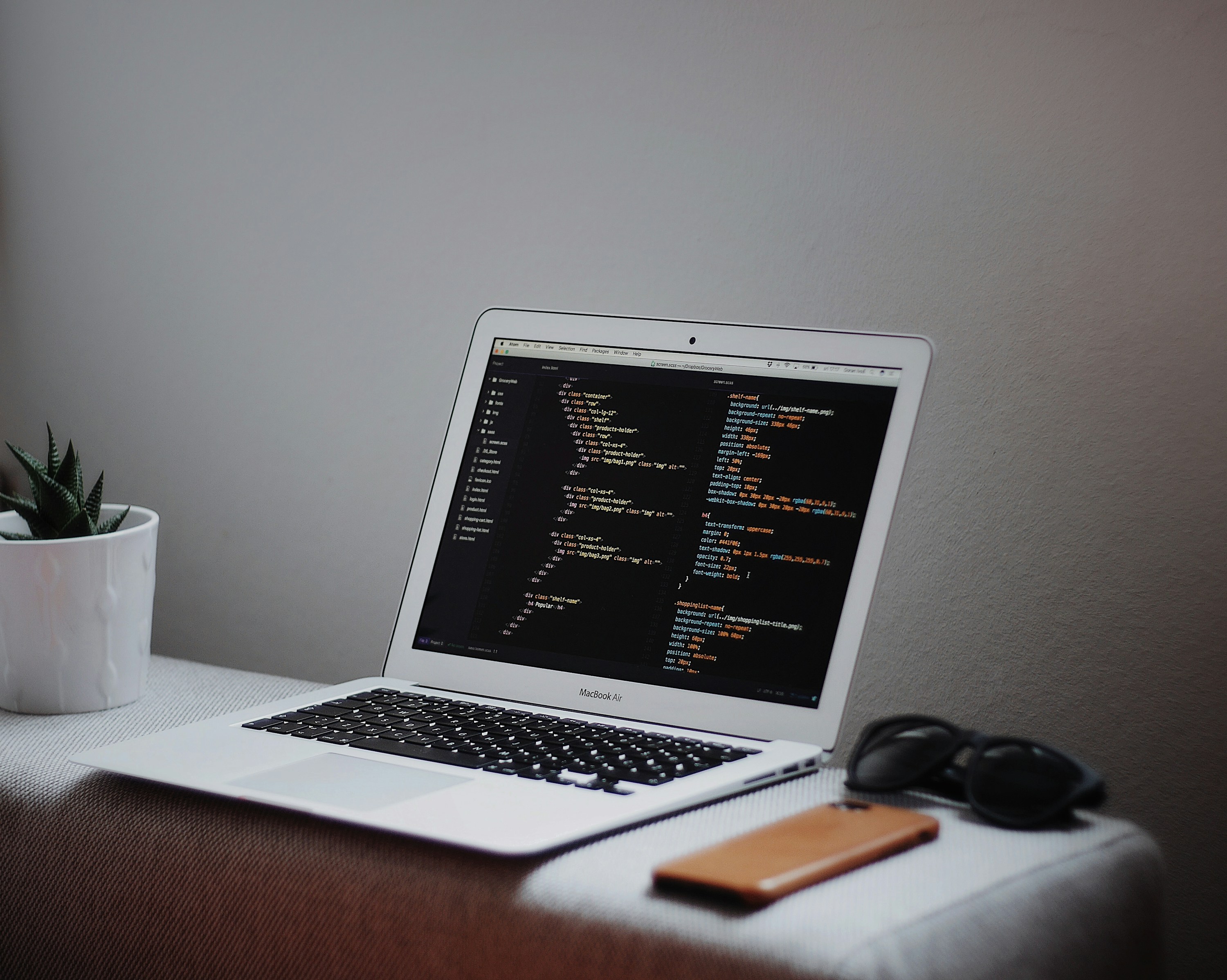 Minimal laptop workspace
